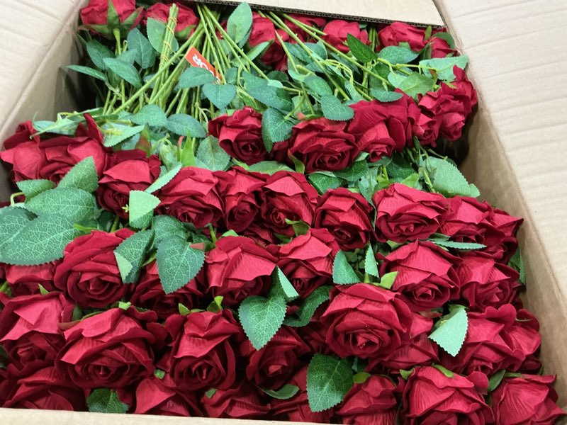 Condition photo showing Good Condition for VEVOR Artificial Flowers, 500 pcs Real Looking Red Foam Fake Roses Bulk, Faux Red Bridal Shower with Stems for DIY Wedding Bouquets, Home Centerpieces Arrangements, Party Tables Decorations Red 500 PCS
