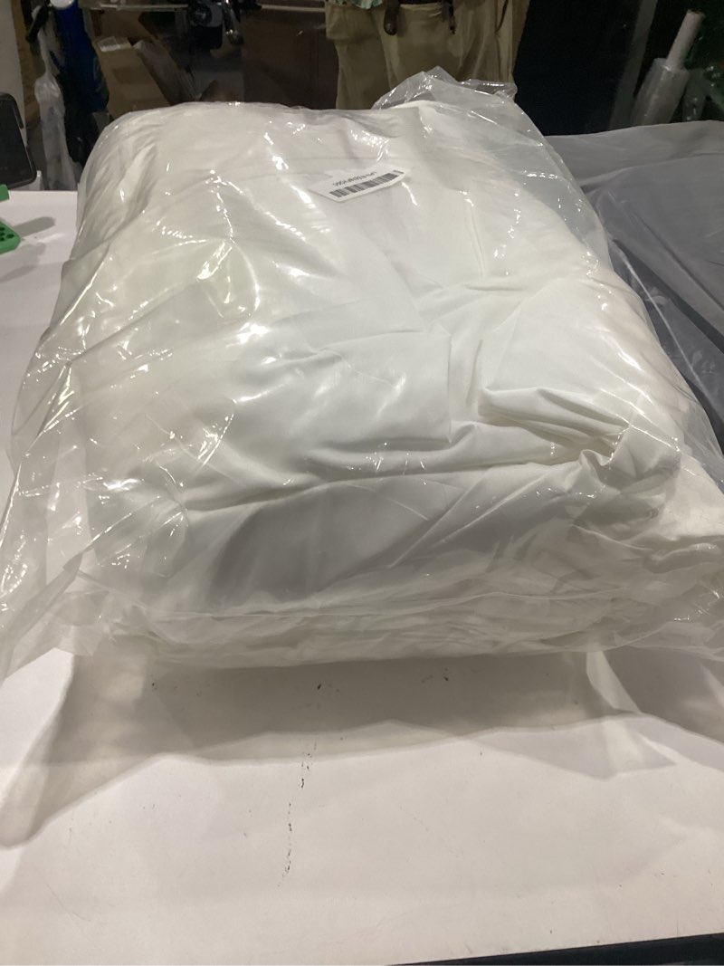 Condition photo showing New/Like New for fitable 10 pack rectangle tablecloths: stain resistant wrinkle free circle table clothes, washable reusable polyester table covers for wedding party birthday banquet reception(white, 70x120 inch) white 70x120 in, 10 pack