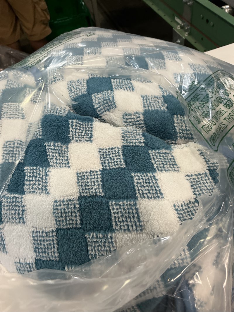 Condition photo showing Good Condition for 12 pcs navy white diamond towel set-4 bath towels,4 hand towels,4 washcloths soft polyester towels with loop absorbent shower towel quick dry beach chair towel family towels for bathroom spa gym pool navy white 12 pcs towel set