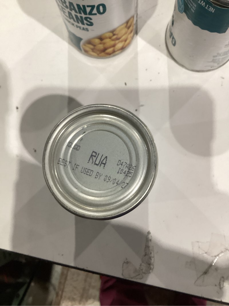 Condition photo showing New/Like New for Amazon Grocery, Canned Garbanzo Beans, 15.5 Oz (Previously Amazon Fresh, Packaging May Vary)