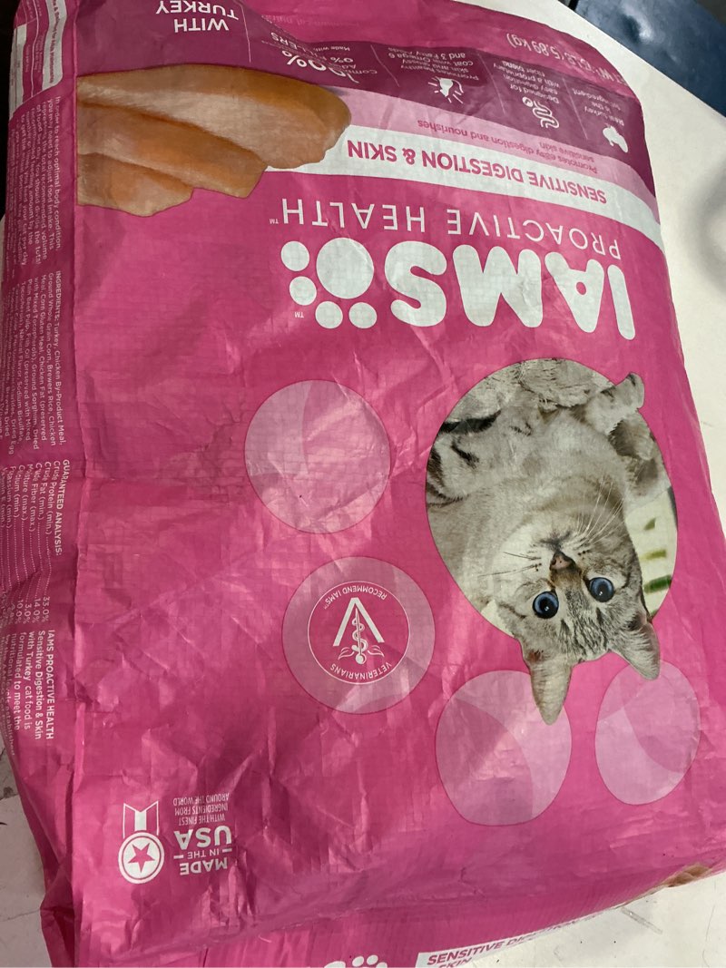 Condition photo showing Good Condition for IAMS Proactive Health Adult Sensitive Digestion & Skin Dry Cat Food with Turkey, 13 lb. Bag(best Jan 07/2027)