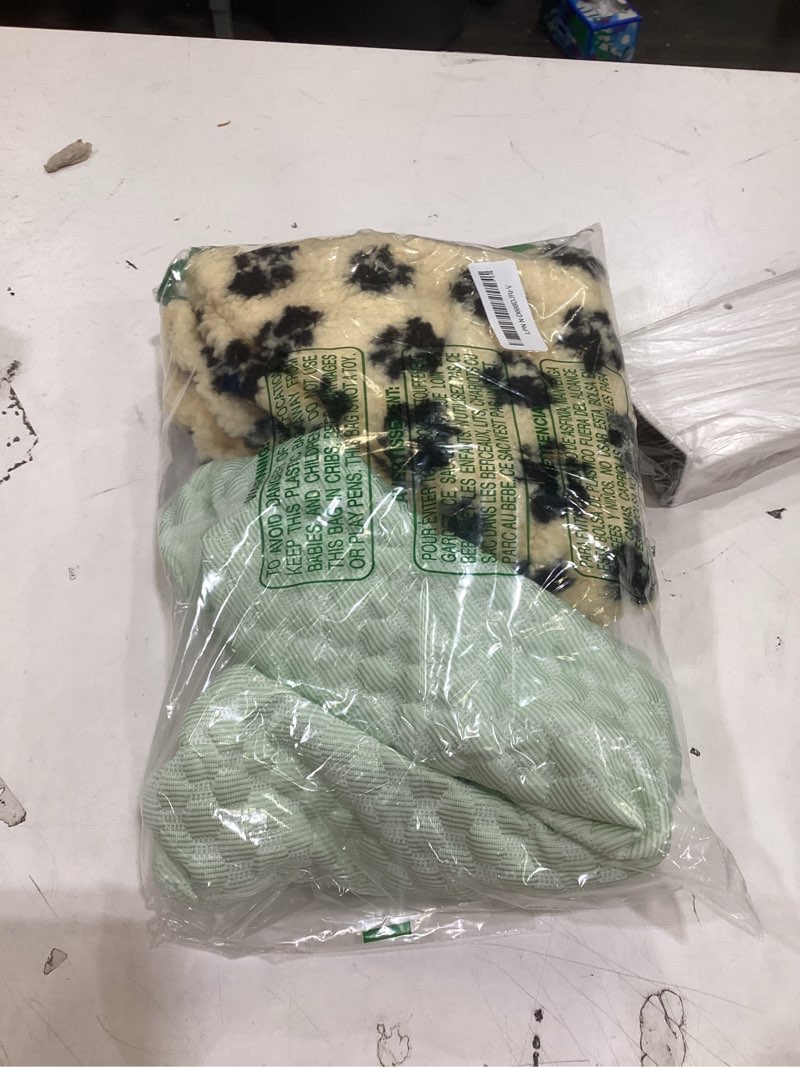 Condition photo showing Good Condition for 2 pcs replacement cover for 20 inch pet chair bed cooling fabric summer and plush paw print winter washable seasonal protector for round moon saucer folding cat dog nest