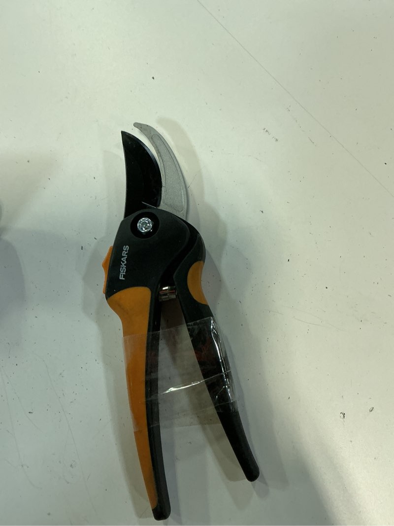 Condition photo showing As Is for (1 pcs)fiskars 79436997j 79436997 softgrip bypass pruner, black/orange 2 pack
