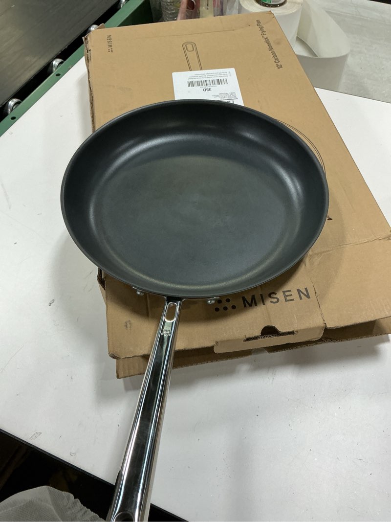 Condition photo showing Good Condition for Misen Carbon Nonstick™ Frying Pan – Carbon Steel Pan, Naturally Nonstick No-Coating Surface, Ultra-Durable & Oven-Safe, Induction & Gas Compatible - 8 Inch
