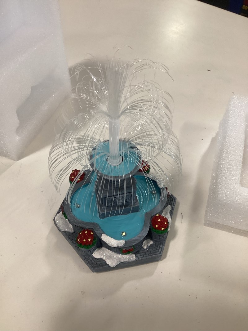 Condition photo showing Good Condition for Carole Towne Lighted Village scene