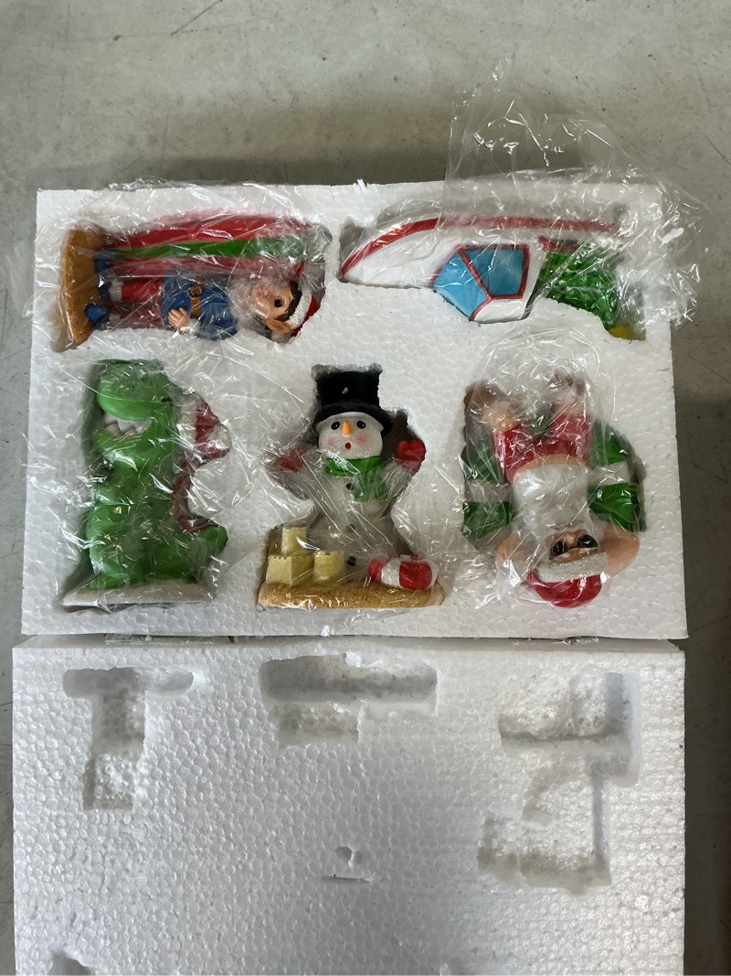 5 Piece Resin Cat Nativity Set Anthropomorphic Christmas Feline Figurine