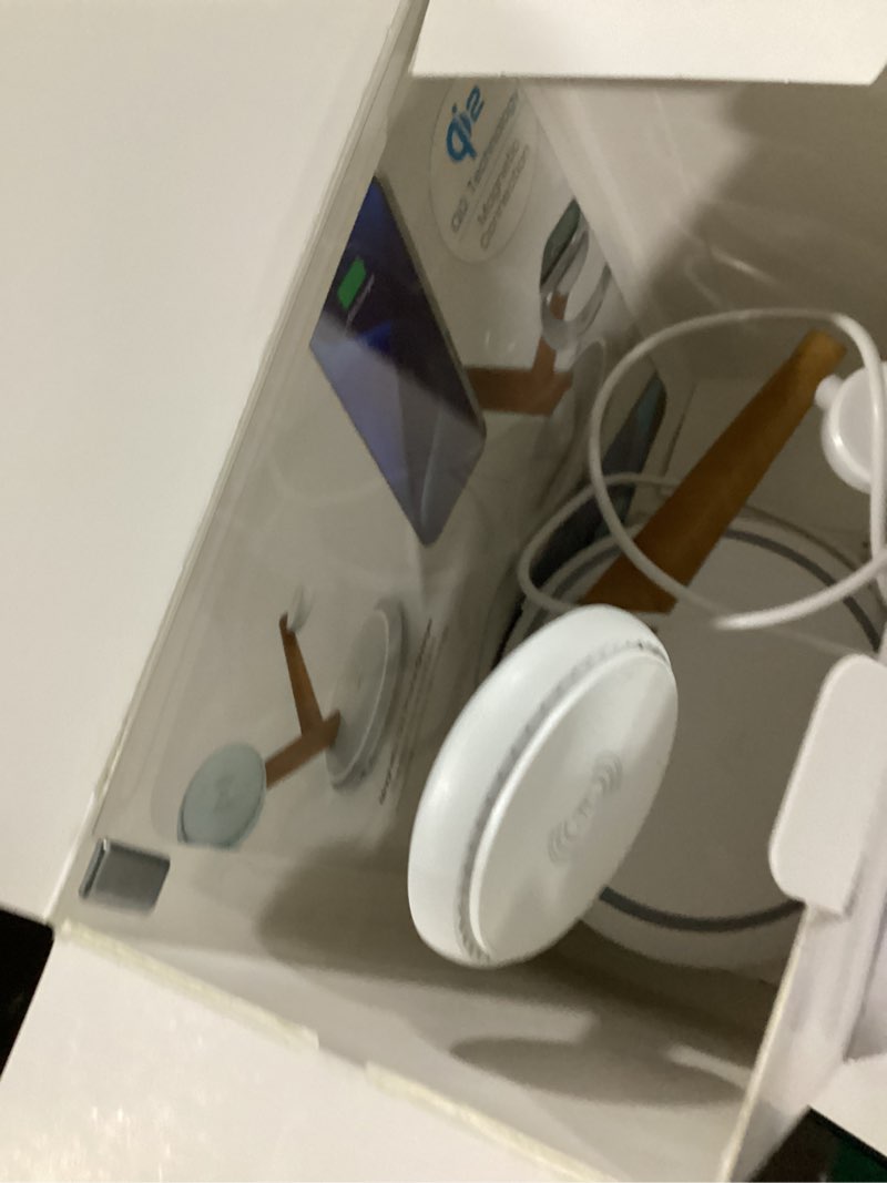 Condition photo showing As Is for atomi qi2 magnetic wireless charging stand