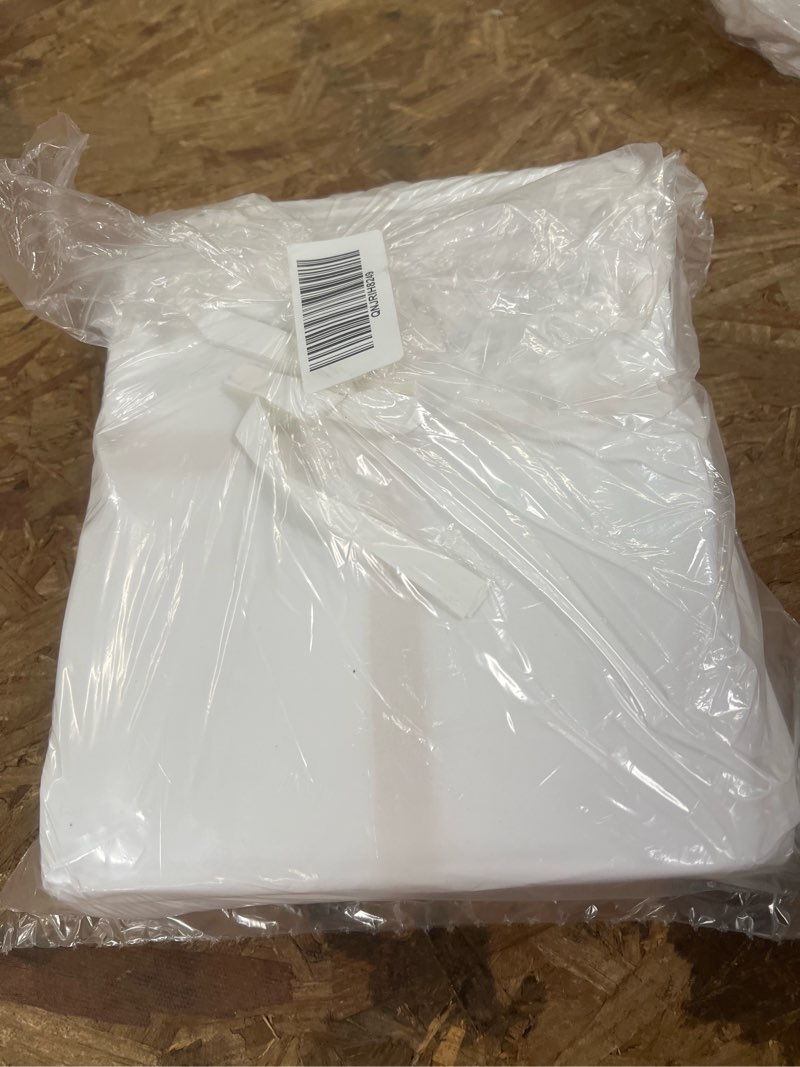 Condition photo showing Good Condition for classic organic percale scallop sheet set, queen, white/mineral