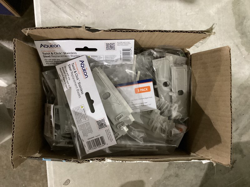 Condition photo showing Good Condition for Aqueon ProScraper 3.0™ Twist & Click™ Plastic Replacement Blades, (14 packages with 3 Blades each)
