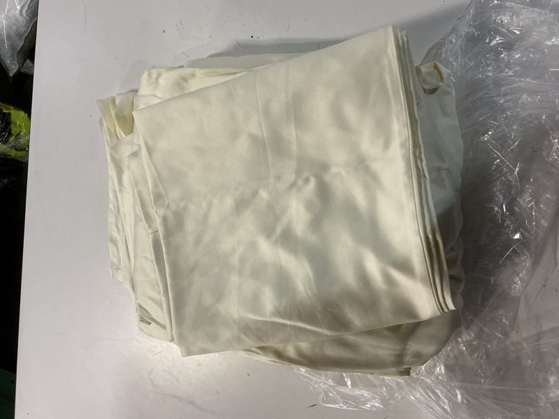 Condition photo showing New/Like New for quince classic organic percale sheet set4 pcs  queen