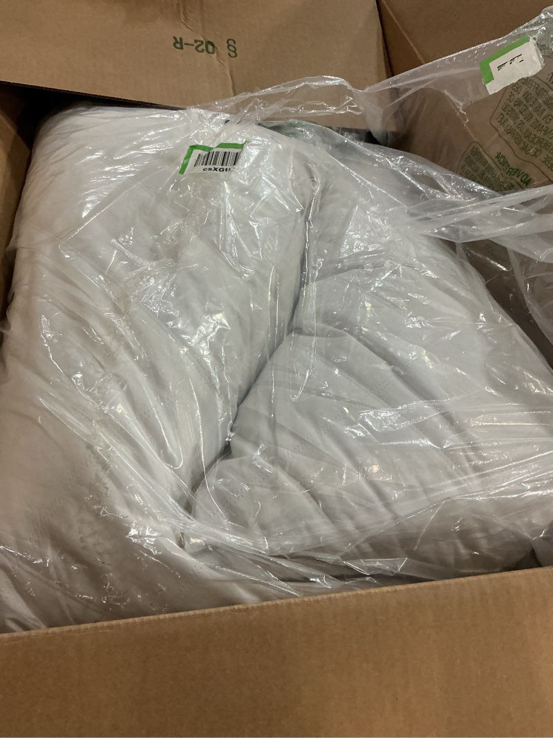 Condition photo showing Good Condition for puredown® goose feathers and down pillow for sleeping hotel collection bed pillows, gusseted, king, set of 2