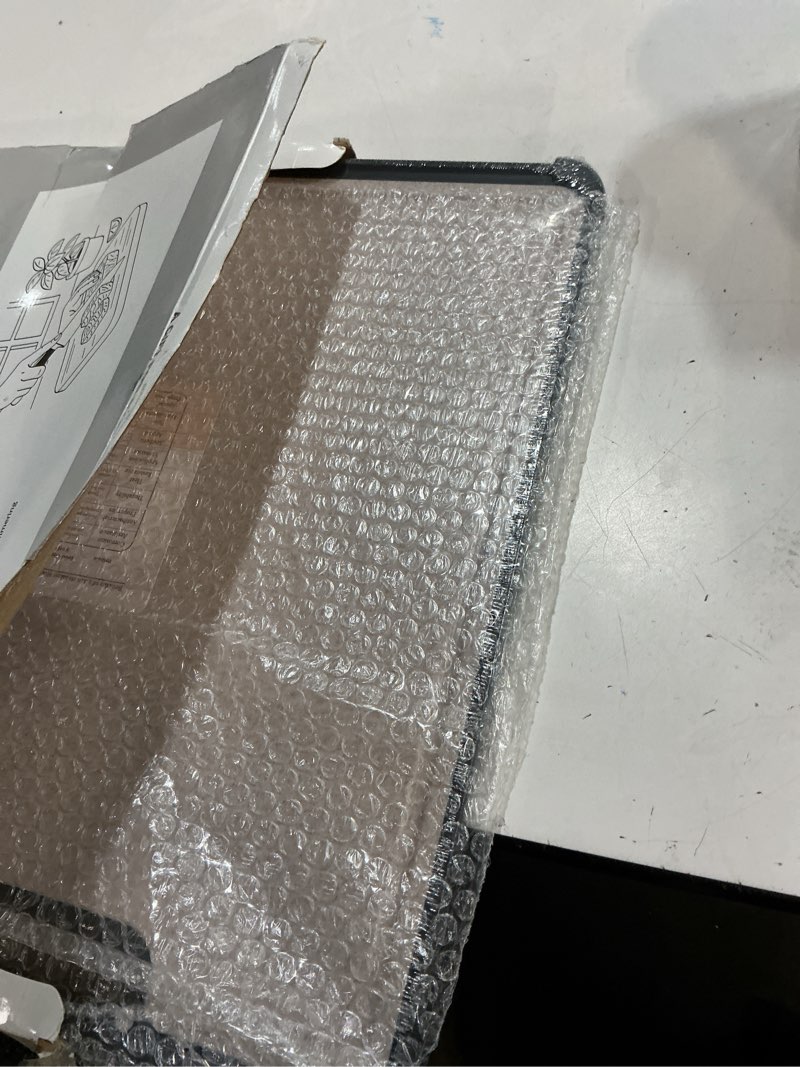 Condition photo showing New/Like New for premium 316 stainless steel cutting board for kitchen extra large 16.9\" x 11.8\" best non-toxic chopping board for meat food-grade metal & eco-friendly wheat straw dual-sided healthy kitchen essential black 16.9\"l x 11.8\"w
