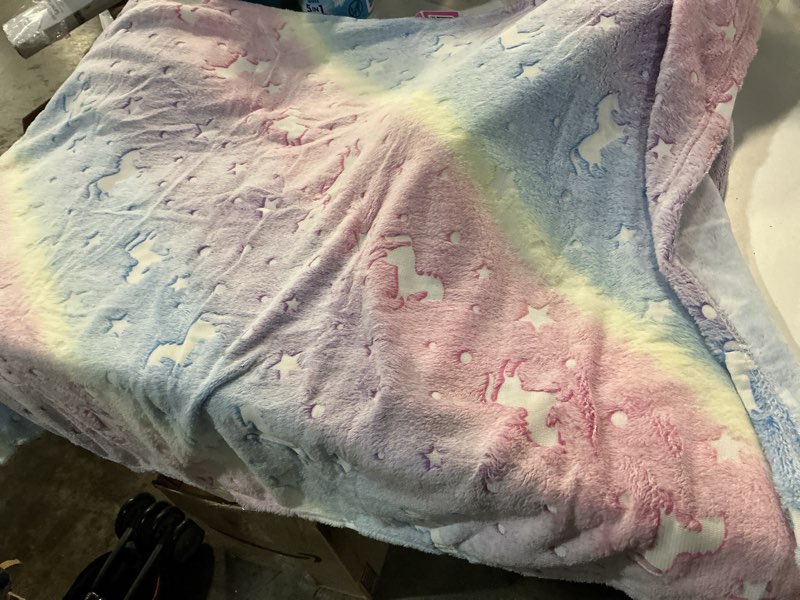 Condition photo showing Good Condition for tehalk unicorn glow in the dark blanket, unicorn blanket for girls/kids, unicorns gifts for girls age 3-12, toddler blanket for kids, soft fleece blanket throw birthday gift 40"x60" unicorn2 40"x60"