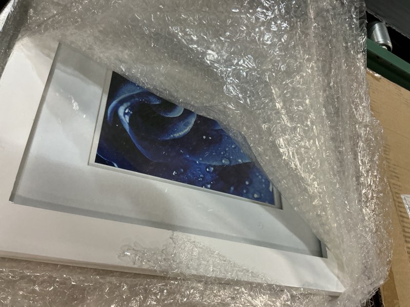 Condition photo showing Good Condition for gallery solutions - 8"x8" wall mount/tabletop picture frame - double mat - matted to 5"x5" -white - versatile display option for your cherished memories - square tabletop - white poster frame white/white 8" x 8" matted to 5" x 5"
