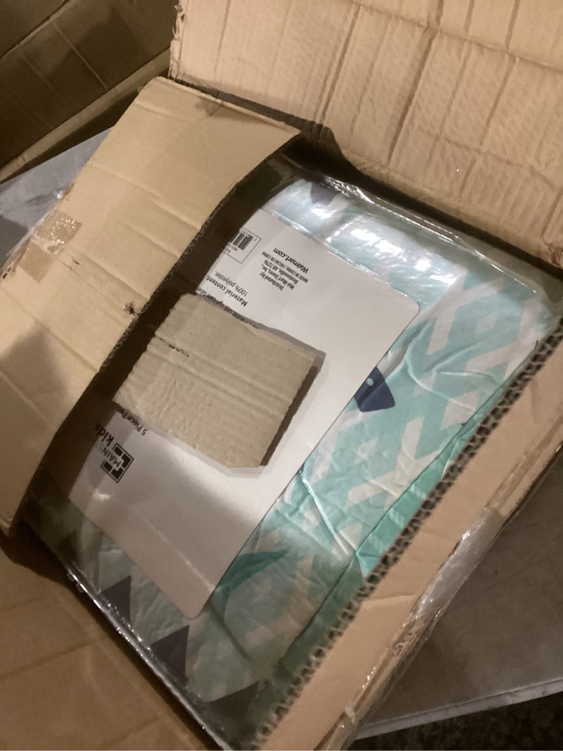 Condition photo showing New/Like New for idea nuova sea shark bed in a bag, twin, multi blue