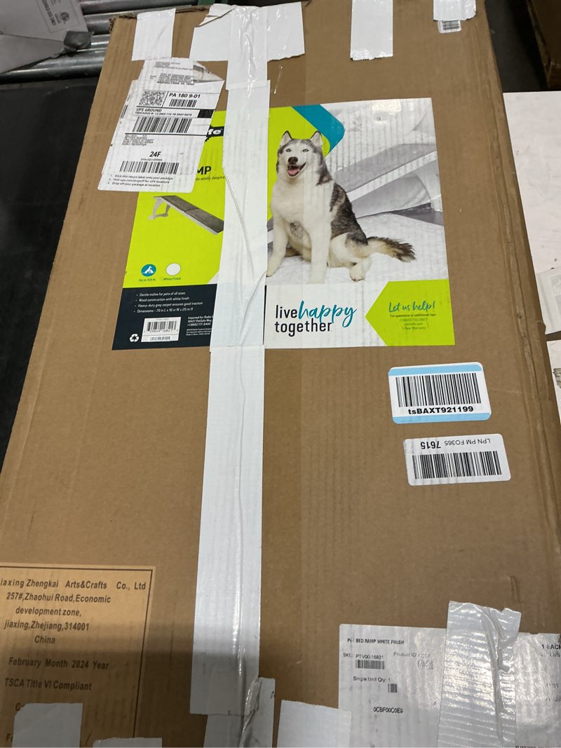 Condition photo showing Good Condition for PetSafe CozyUp Bed Ramp - Supports Pets Back & Joints - High Traction Carpet Surface - Furniture-Grade Wood - Cherry or White Finish - Heavy Duty Bed Access Ramp - White White Ramp