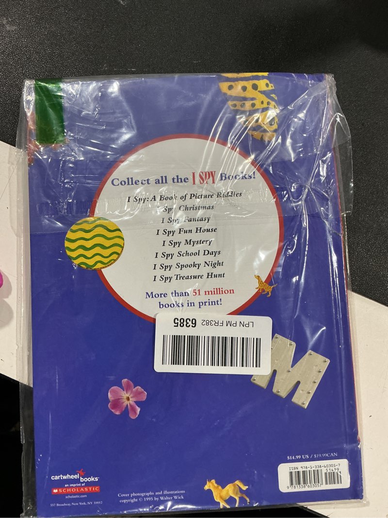 Condition photo showing Good Condition for i spy school days: a book of picture riddles