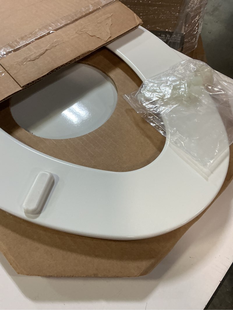Condition photo showing Good Condition for mayfair linden slow close toilet seat, non slip heavy duty wood, easy install, elongated, white