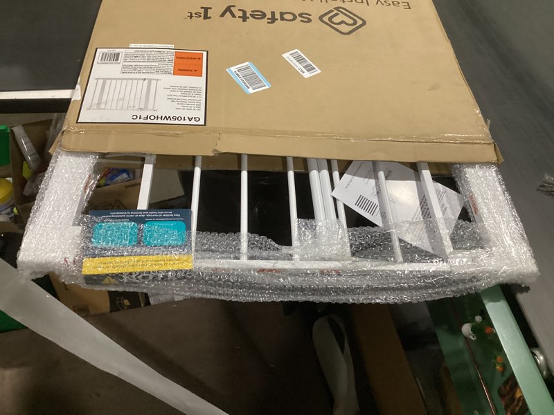 Condition photo showing Good Condition for Safety 1st Easy Install 28'' Walk Thru Gate, Fits Between 29'' and 38'', Black, 1-Pack,(GA105CBLK) 1-Pack 29" to 38" Wide x 28" Tall Black