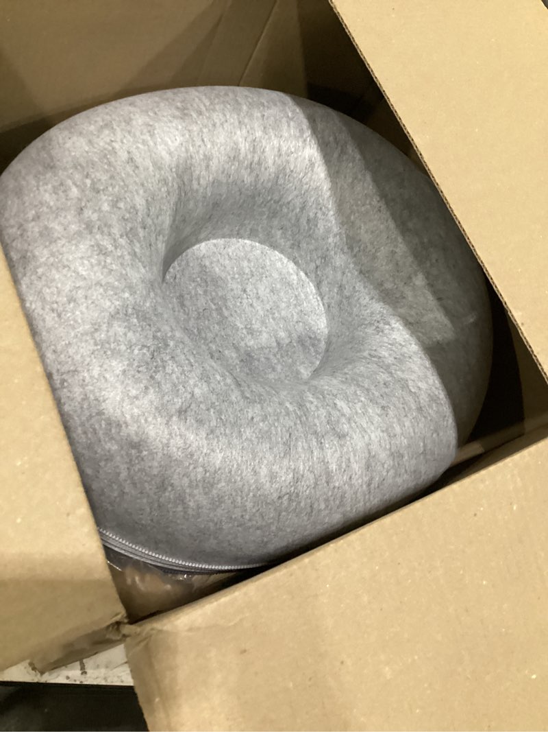 Condition photo showing Good Condition for cattasaurus peekaboo cat cave donut for multiple & large cats up to 30-45 lbs, 3-in-1 self warming cat bed, tunnel & scratcher for indoor cats, washable & detachable (light gray + dark gray, large) light gray + dark gray large