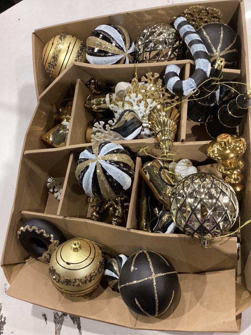 shareconn 70pcs 2025 classic christmas balls ornaments set, shatterproof plastic baubles for xmas tree holiday wedding party decorations with hanging strings, black, white and gold