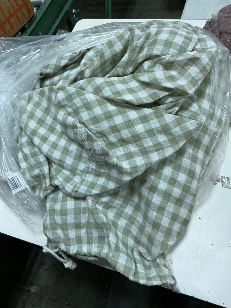 Condition photo showing As Is for european linen gingham deluxe bedding bundle, king, willowleaf