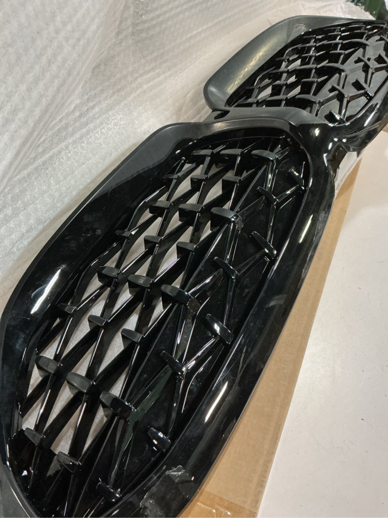 Condition photo showing Good Condition for SNA G20 Grill, Diamond Front Kidney Grille for 2019-2022 BMW 3 Series G20 (ABS Gloss Black Grill)