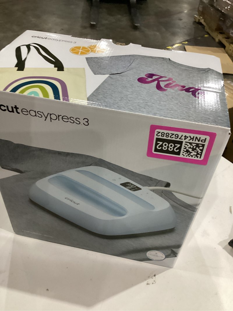 Condition photo showing New/Like New for Cricut EasyPress 3 9x9 Heat Press Machine