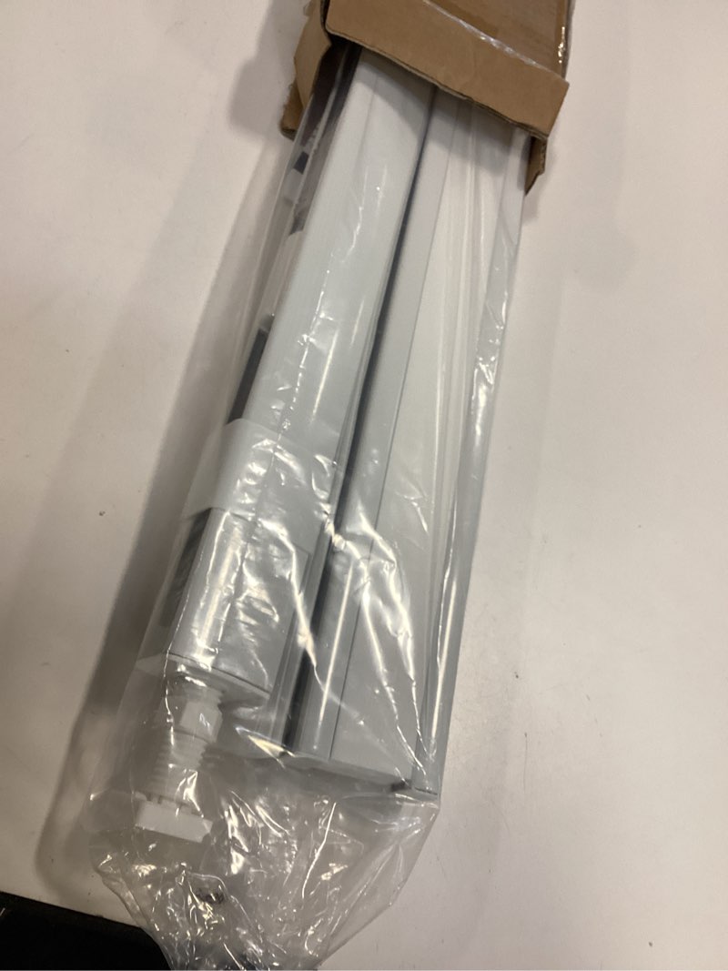 https://lotting-media.assets.bidfta.com/lotting_9081ac86-c5f2-4ef5-bf5f-e53701eae6d3