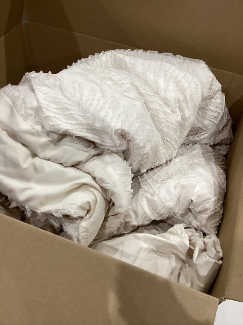Condition photo showing Good Condition for 7 pieces tufted boho comforter set leaves floral khaki farmhouse shabby chic embroidered bedding for all seasons queen size with comforter sheets pillowcases shams khaki leaf queen size