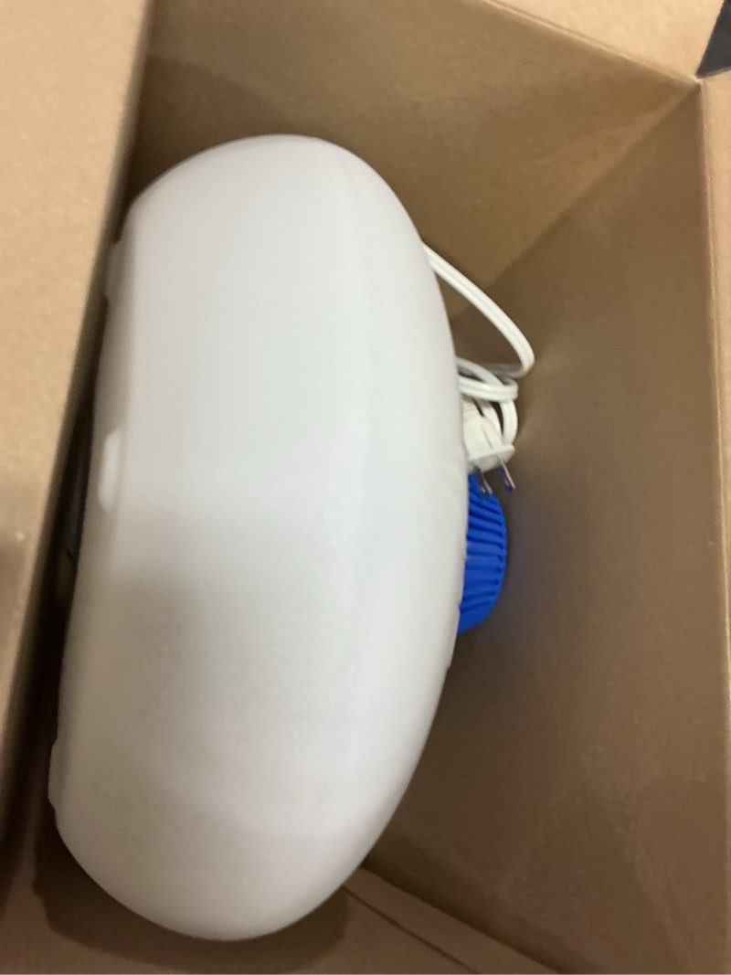 Condition photo showing Good Condition for vicks warm steam vaporizer (18-24) hrs operation model#v150sgn