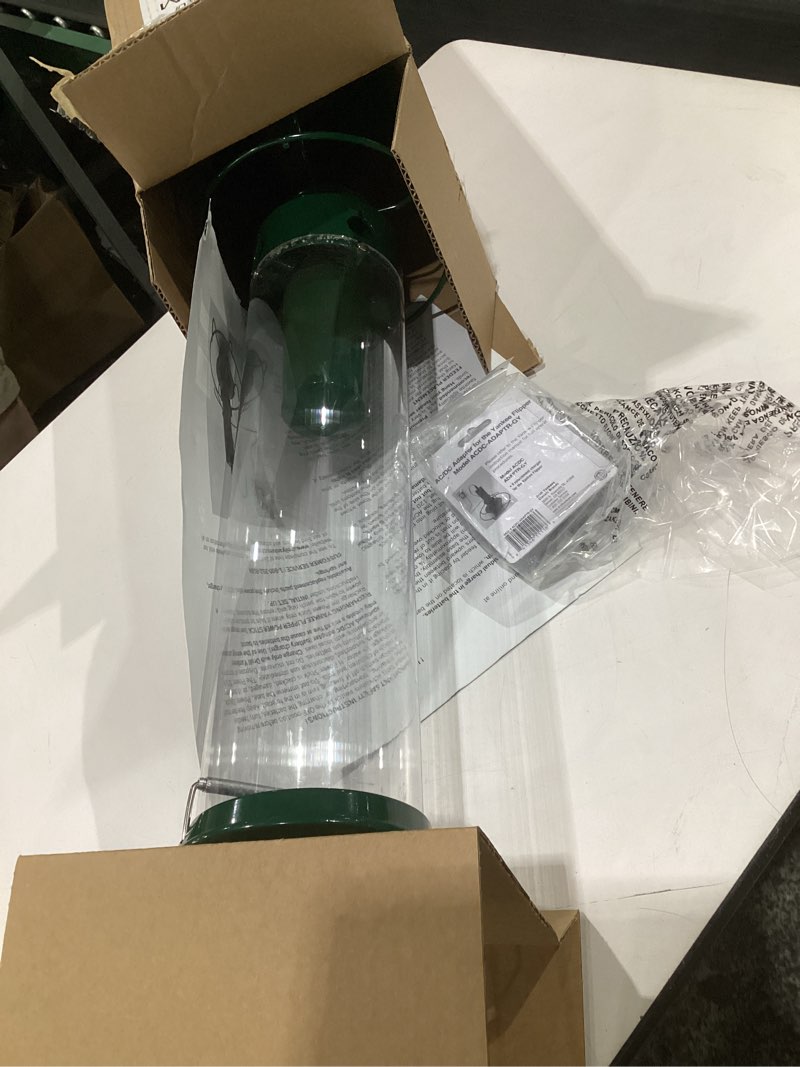 Condition photo showing Good Condition for the yankee flipper bird feeder