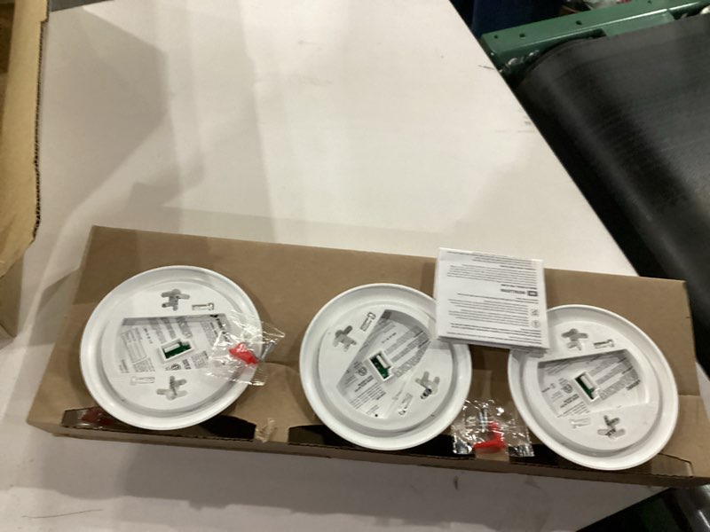 Condition photo showing New/Like New for First Alert SMI100, Battery-Operated Smoke Alarm, 3-Pack 3-Pack Precision Detection SMI100
