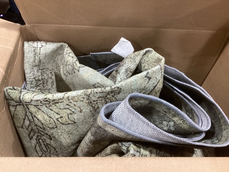 Area Rug, Green Pattern