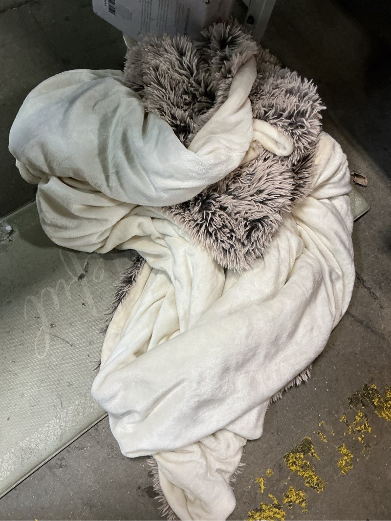 Condition photo showing As Is for GONAAP Fuzzy Faux Fur Throw Blanket Queen Size Frosty Brown Super Soft Cozy Plush Fuzzy Shaggy Blank