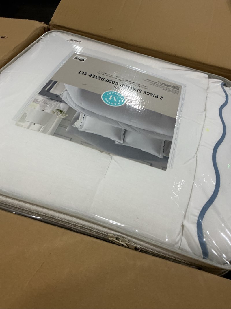 Condition photo showing Good Condition for martha stewart - twin comforter set, crisp & smooth bedding with a cotton percale lightweight feel, reversible 2 piece bed set with matching pillowcase (simple scallop blue) twin simple scallop blue