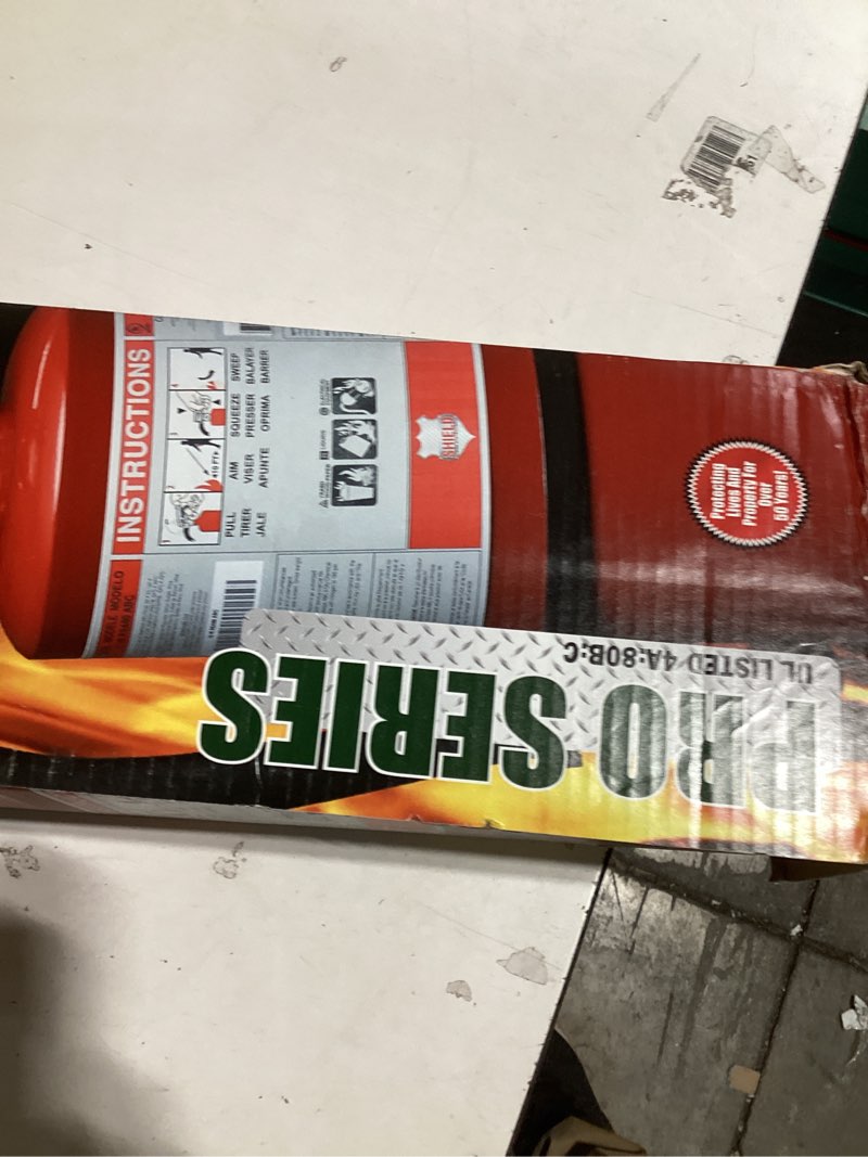 Condition photo showing Good Condition for First Alert Pro 3-A:40-B:C Commercial/Residential Rechargeable Fire extinguisher
