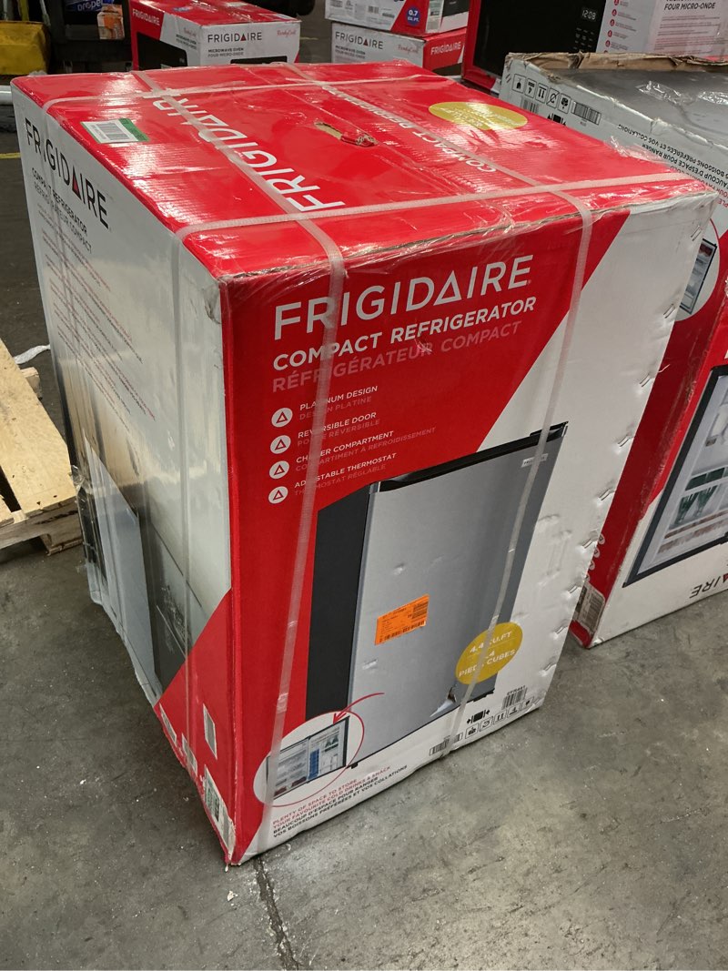 Condition photo showing Good Condition for Thomson - 4.5 Cu. Ft. Mini Fridge - Stainless Steel