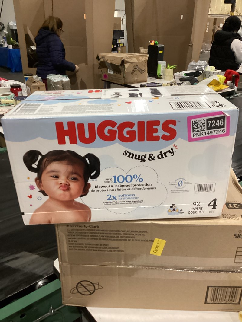 Condition photo showing New/Like New for Huggies Size 4 Diapers, Snug & Dry Baby Diapers, Size 4 (22-37 lbs), 92 Count, Packaging May Vary Size 4 92
