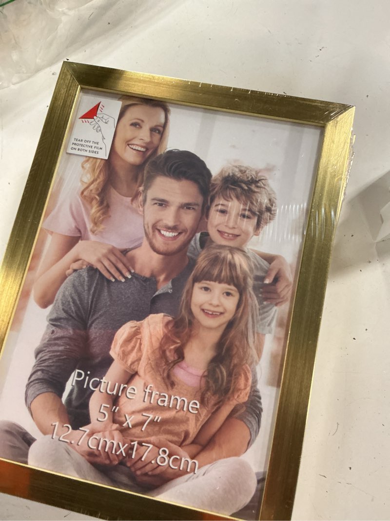 Condition photo showing New/Like New for wiftrey 5x7 gold picture frame bulk, multi 5 x 7 photo frames for wall hanging or tabletop display, 18 pack