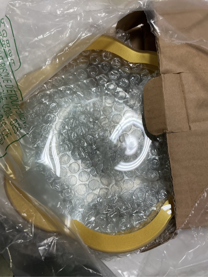 Condition photo showing Good Condition for GAC Scalloped Tempered Glass Dessert Plates and Platters - Elegant Dinnerware & Decorative Plates with Gold Trim, Ideal for Serving Food, Special Occasions, and Presents - Set of 4, 7.5 Inch