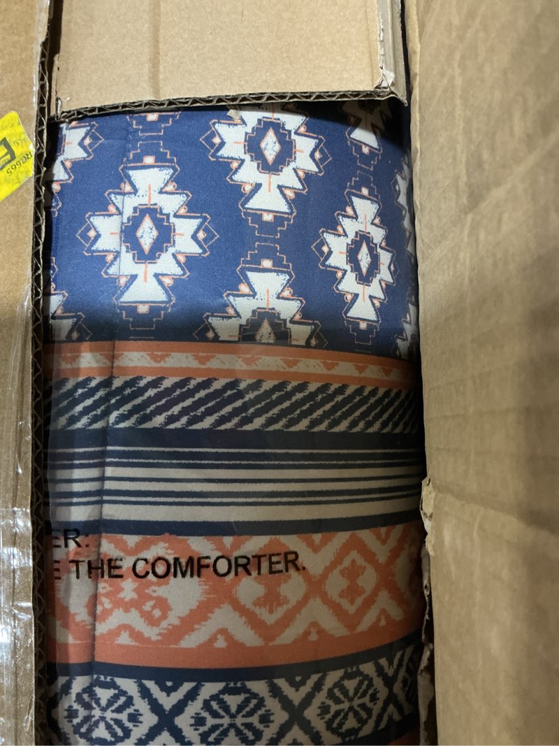 Condition photo showing Good Condition for Amazon Basics Lightweight Microfiber Comforter Sets, 2-Pieces, Geometrics, Twin/Twin XL Twin/Twin XL Harmonized Geometrics