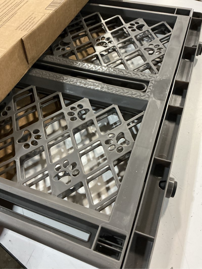 Condition photo showing Good Condition for mypet north states paws portable pet gate: 26-40" wide. pressure mount. no tools needed. made in usa, 23" tall, expandable, durable dog gates for doorways, fieldstone gray