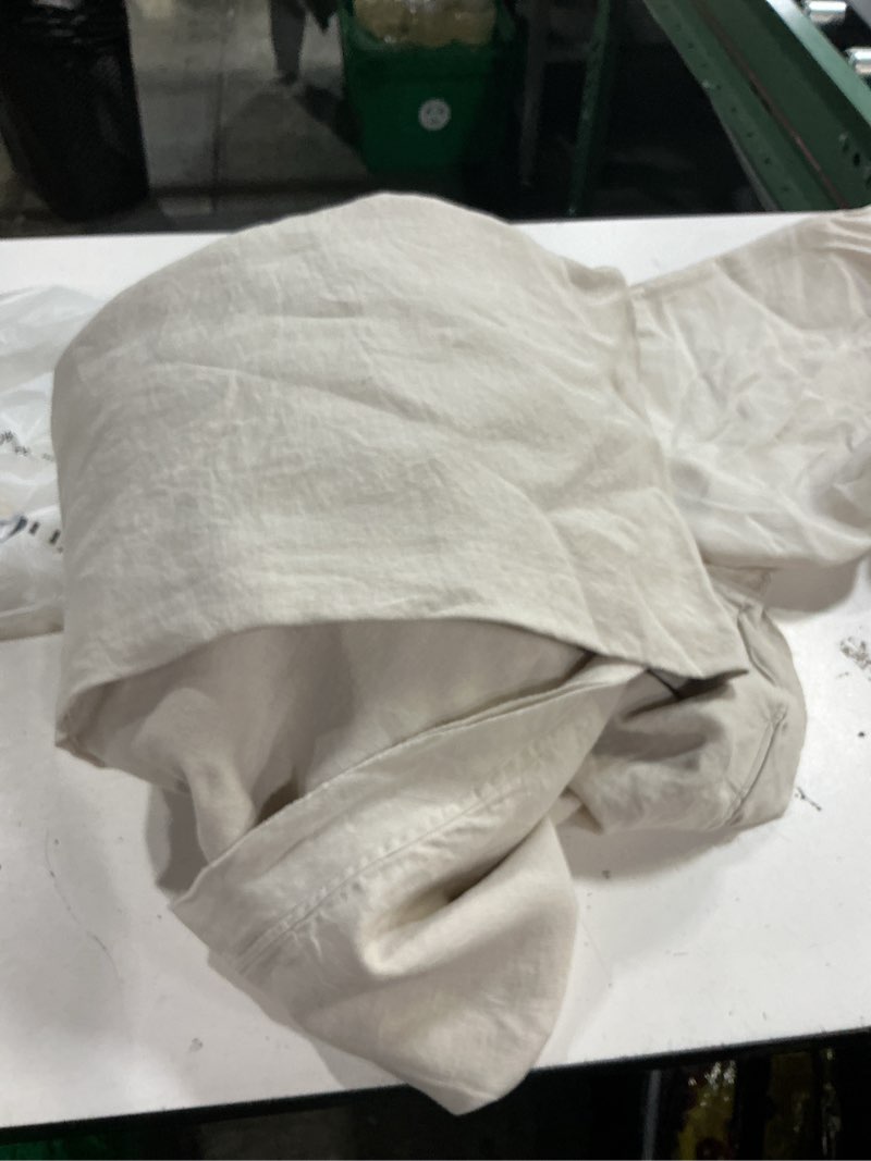 Condition photo showing Good Condition for quince full/queen duvet cover beige