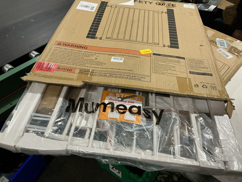 Condition photo showing New/Like New for mumeasy baby gate extra wide, 29.5"- 51.5" pressure mounted dog gate with walk through door, auto close pet gate for stairs,doorways,house white 29.7-51"w x 30"h