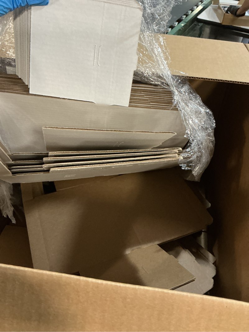 Condition photo showing As Is for box usa bm861 8"l x 6"w x 1"h, white (pack of 50) white (093) 8" x 6" x 1", 50-pack 200#/ect-32-b corrugated
