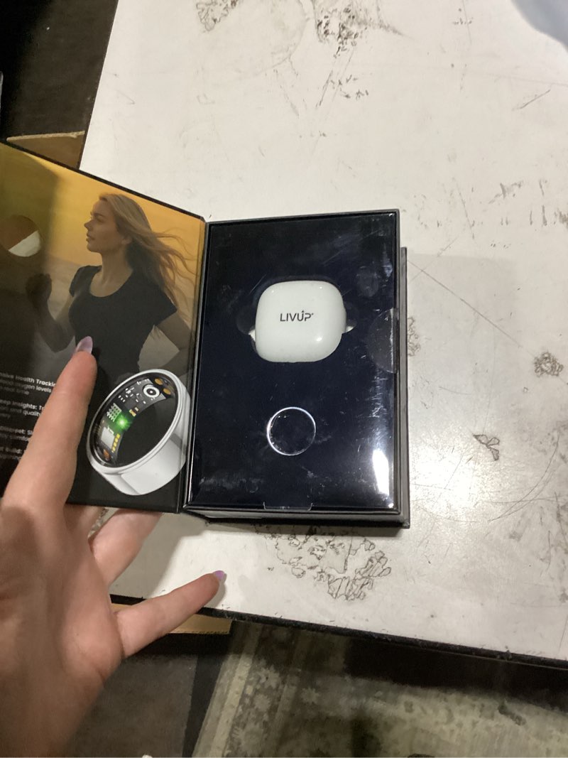 Condition photo showing New/Like New for working verified livup smart ring, silver, size 7