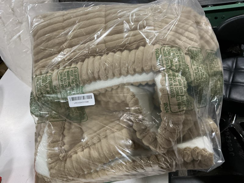 Condition photo showing Good Condition for couch cover for dogs washable, fuzzy pet couch covers for 3 cushion sofa pet friendly, non slip sofa cover (light brown, 27.6" x 70.9"/70 x 180cm) light brown 27.6" x 70.9"/70 x 180cm