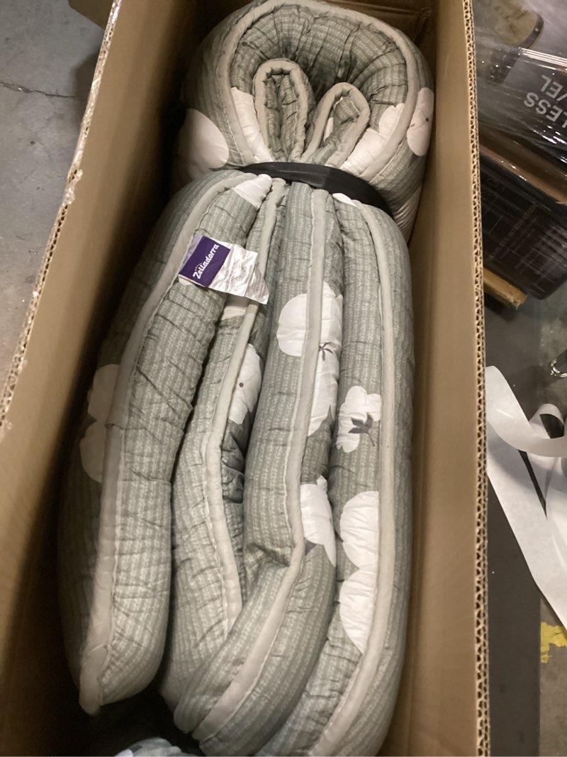 Condition photo showing Good Condition for Japanese Floor Mattress, Futon Mattress with Portable Storage Bag and Washable Cover, Roll Up Thick Tatami Mat Suitable for Camping, Guest Room, Grey Cotton, Queen Queen (80"L x 60"W) Grey Cotton ( 4"th + Dust Cover ?