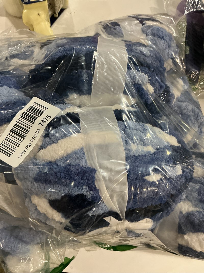 Condition photo showing New/Like New for Chunky Yarn for Hand Knitting - #10 Chunky Chenille Blanket Yarn, Jumbo Big Thick Chunky Yarns for Crocheting, Tie Dye Bulky Knit Yarns, 8 Skein (25 yds 8 oz Each Skein), Multi Blue & White 8 Pack Multi Blue & White